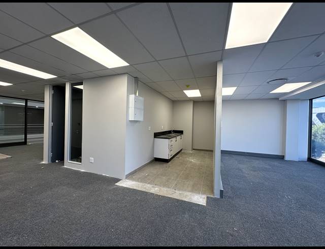 144M² OFFICE TO LET IN DORINGKLOOF